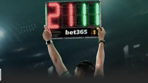 马刺击败独行侠，福克斯表现接近三双